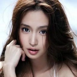 林翊瑄 飾演 李依依