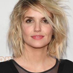 蘿倫絲·安妮 飾演 Suzanne