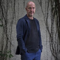 Gellert Tamas 飾演 Himself - Author and Journalist