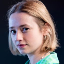 克裏斯蒂娜·許亞特·托爾普 飾演 Ragnhild