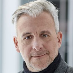 派帝·姚賀 飾演 Paul