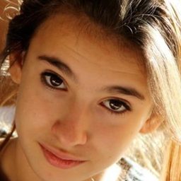 Thaïs Alessandrin - LOL演員 飾演Louise