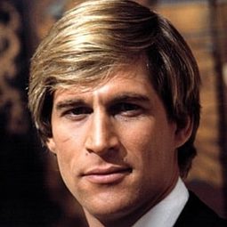 賽門·麥克金戴爾 - Falcon's Gold演員 飾演Hank Richards