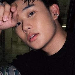 Braven Yeo 飾演 Roy Zhang