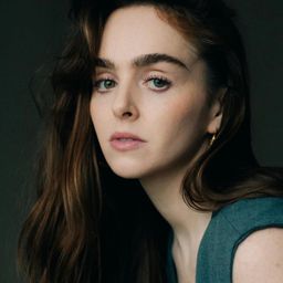 Louisa Connolly-Burnham - Coming Down the Mountain演員 飾演School Girl (uncredited)