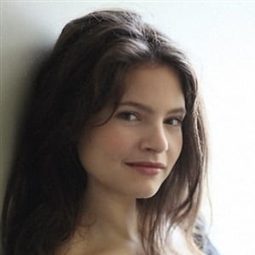 Lena Friedrich - 宅男空手道演員 飾演French Girl