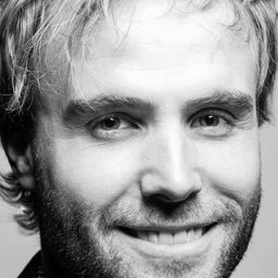 Adam Gregory - 騎士出任務演員 飾演Train Cook