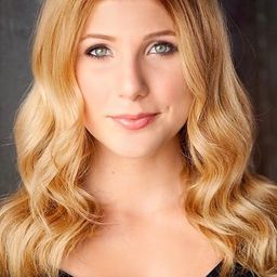 Ali Astin 飾演 Princess