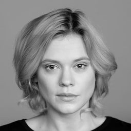 Barbara Liberek - 黑幫上位記演員 飾演Laura