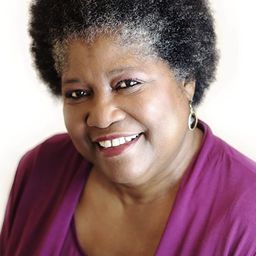 Johnnie Mae 飾演 Janice