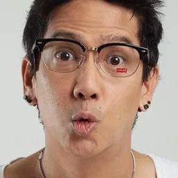 Phaophon Thephatdin Na Ayudhya 飾演 Tune