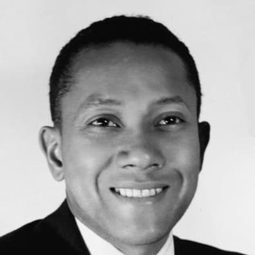 Fayard Nicholas 飾演 Mr. Maynard