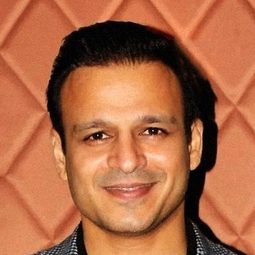 維維克·奧伯洛 - 槍戰演員 飾演Mahindra 