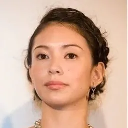 藤田陽子 飾演 Art exhibition employee