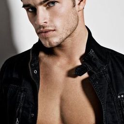 Tyler Bachtel 飾演 Toby