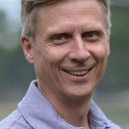 Leo Geter - 渾身是勁演員 飾演Rich