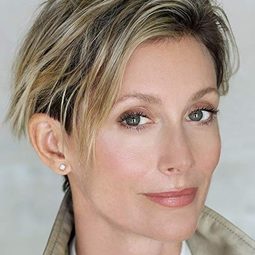 Erika Walter 飾演 Bianca Wyndsor