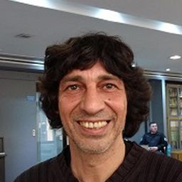 Hector Bordoni 飾演 