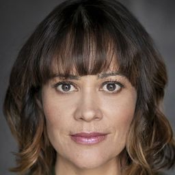 Miriama McDowell 飾演 Hibiscus