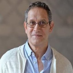 Jordi Brau 飾演 Antiquari