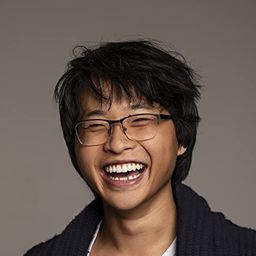 Kenny Ridwan 飾演 Greg