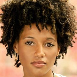 貝瑟尼·布朗 飾演 Lacey