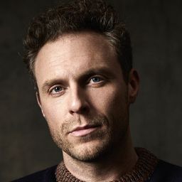 David Elliot 飾演 Arthur