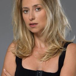 Maja Zećo 飾演 Police woman / nun / cleaning lady