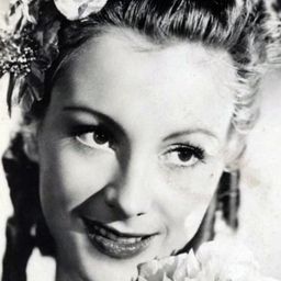 Janine Darcey 飾演 Louise