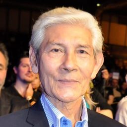 Roger Paschy 飾演 Paschy