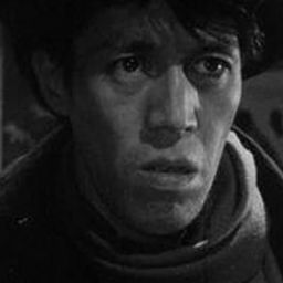 伊藤雄之助 飾演 