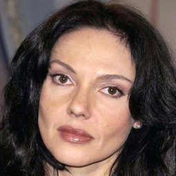 Gioia Scola - Raiders of Atlantis演員 飾演Dr. Cathy Rollins