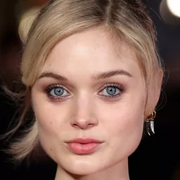 貝娜希夫卻德 飾演 Leila