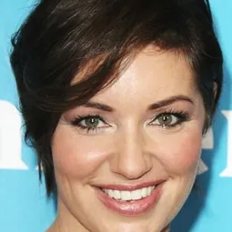 碧恩卡·嘉蓮治 - 迫良持槍演員 飾演Juicy