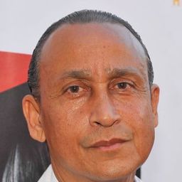 Juan Fernández 飾演 Ataninde