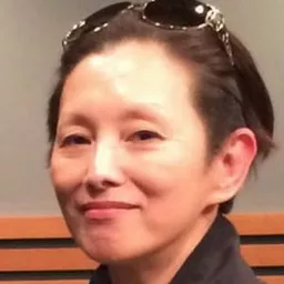 夏木麻里 飾演 Yubaba / Zeniba (voice)