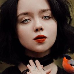 Marina Demeshchenko - Ivan Vasilyevich Changes Everything演員 飾演певица