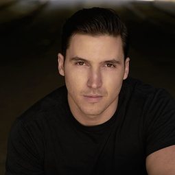 塞斯·金斯伯格 - P-51飛龍戰機演員 飾演Perkins