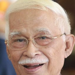 Sa-Ard Piempongsan 飾演 Monk Zinn (voice)