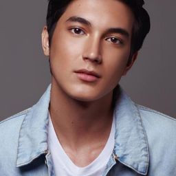 朱尼爾·羅伯茲 飾演 Gazza Cahyadi