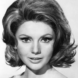 Sylva Koscina 飾演 Irene