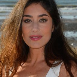 芳妮·瓦萊特 飾演 Norah