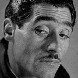 Tiberio Murgia 飾演 Connetto