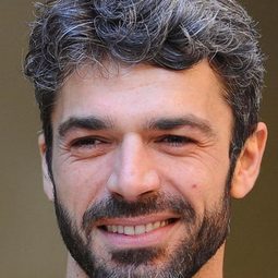 路卡·阿根提諾 - 爸媽又戀嚟演員 飾演Don Davide