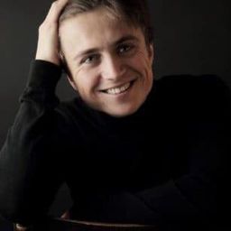 米柯萊·庫巴斯基 飾演 Kuba Gałecki