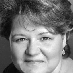 Maria Zifchak 飾演 Annina