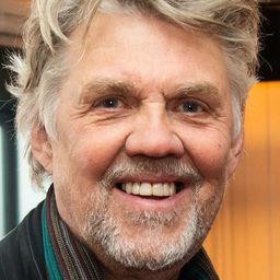 Helgi Björnsson 飾演 Eiríkur