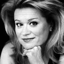 Hillevi Martinpelto 飾演 Donna Anna