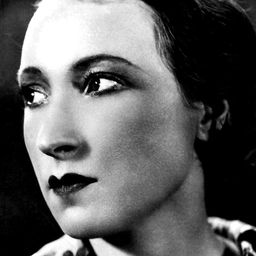 Orane Demazis 飾演 Augustine Pedret