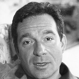 Ugo Tognazzi 飾演 onorevole De Andreis